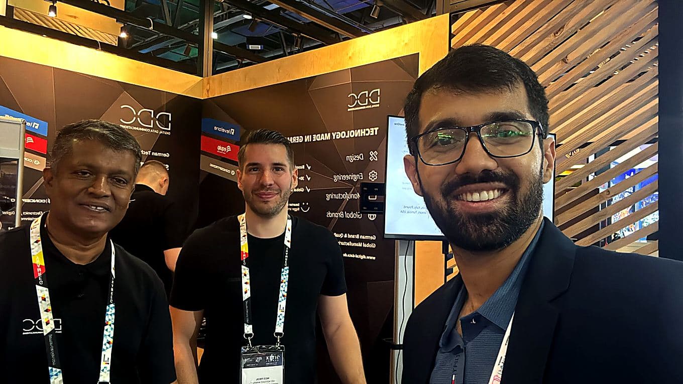 With a vendor team on the exhibition floor